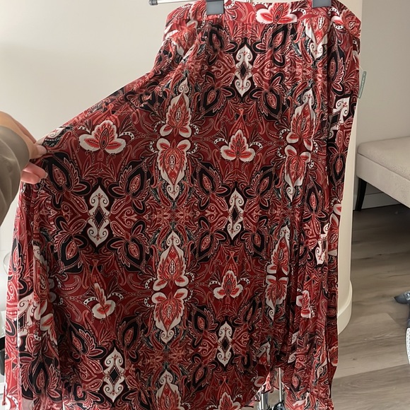 Brand new with tags SIMONS pleaded midi skirt - Picture 2 of 5